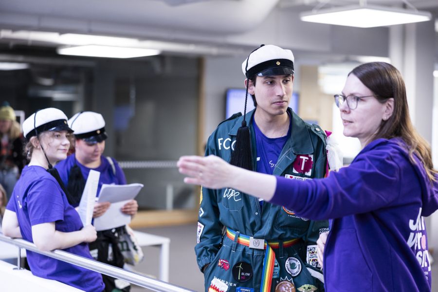 Jatkoon!-päivän 2024 opiskelijoita ja henkilökuntaa kampuksilla.