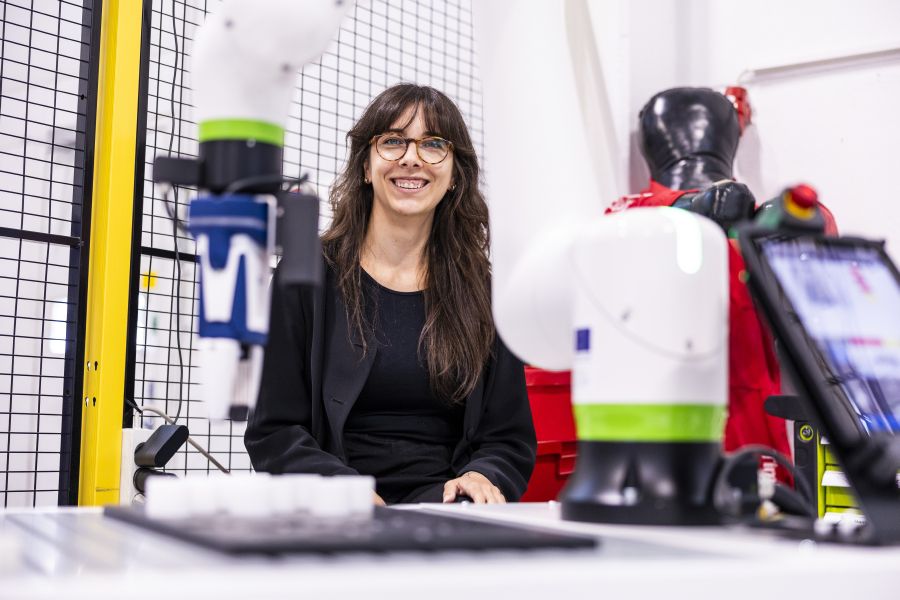 Opiskelija oppimisympäristössä.