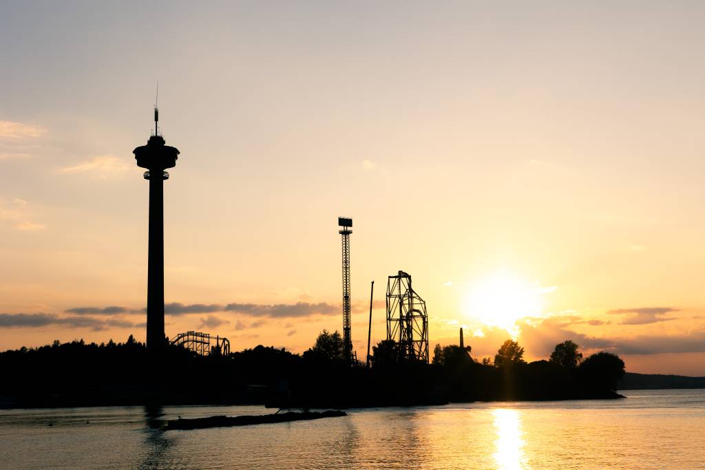 Särkänniemi during sunset